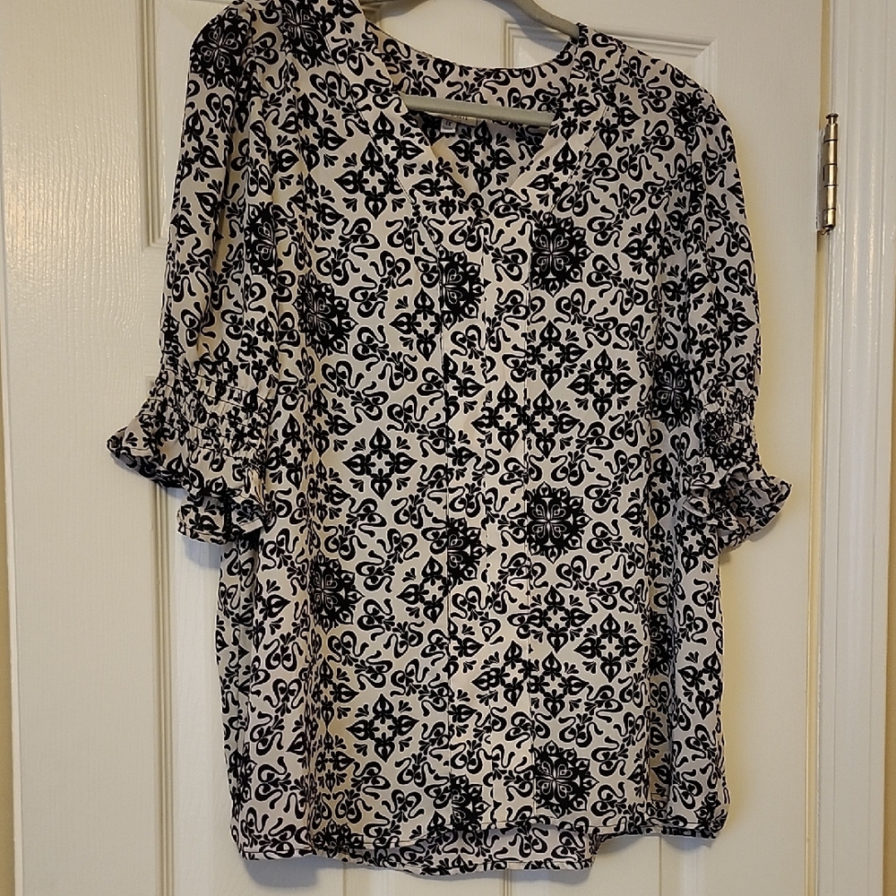 Printed Ruffle-Sleeve Blouse in Black and White